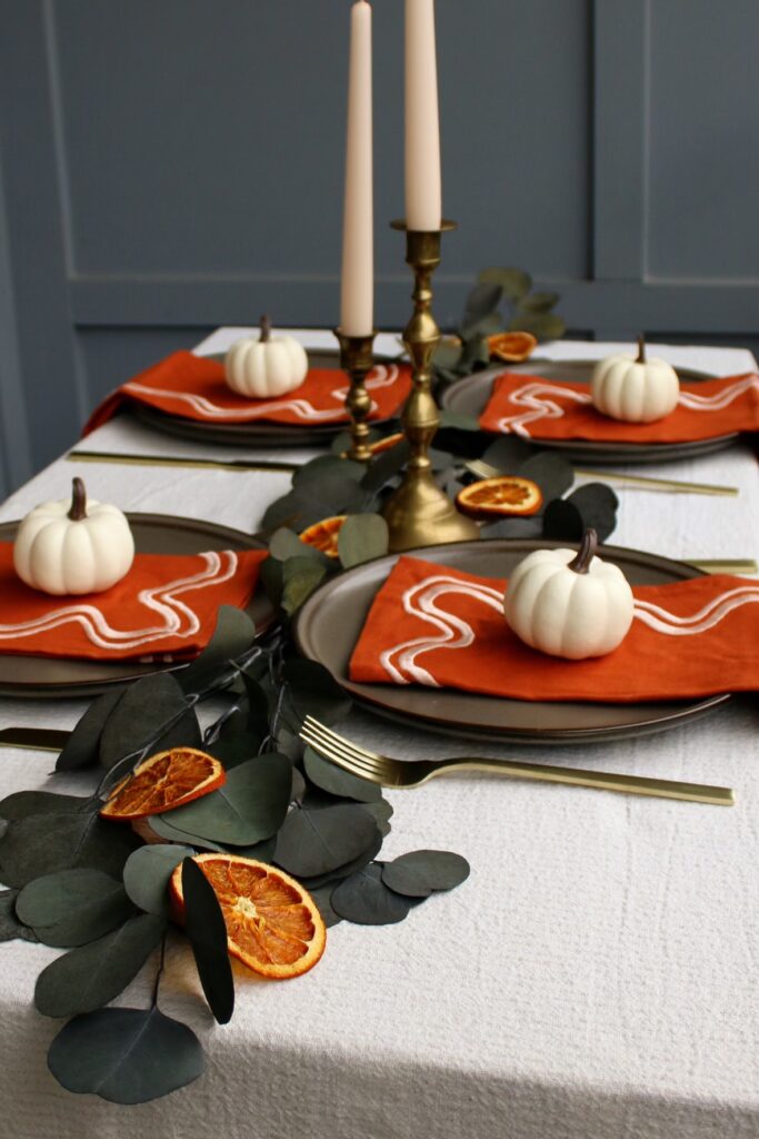 a simple thanksgiving tablescape